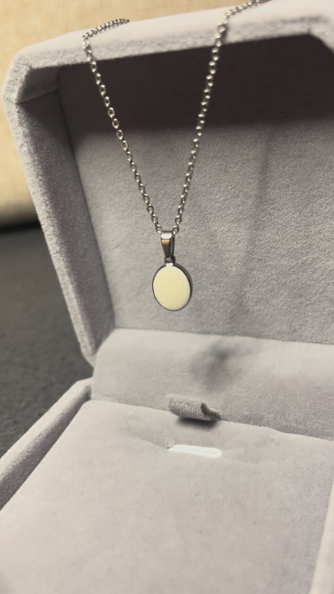 Mother’s Grace – Oval of Milk Silver